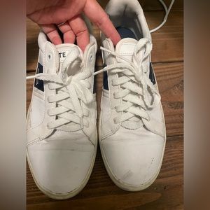 Men’s Lacoste shoe size 8